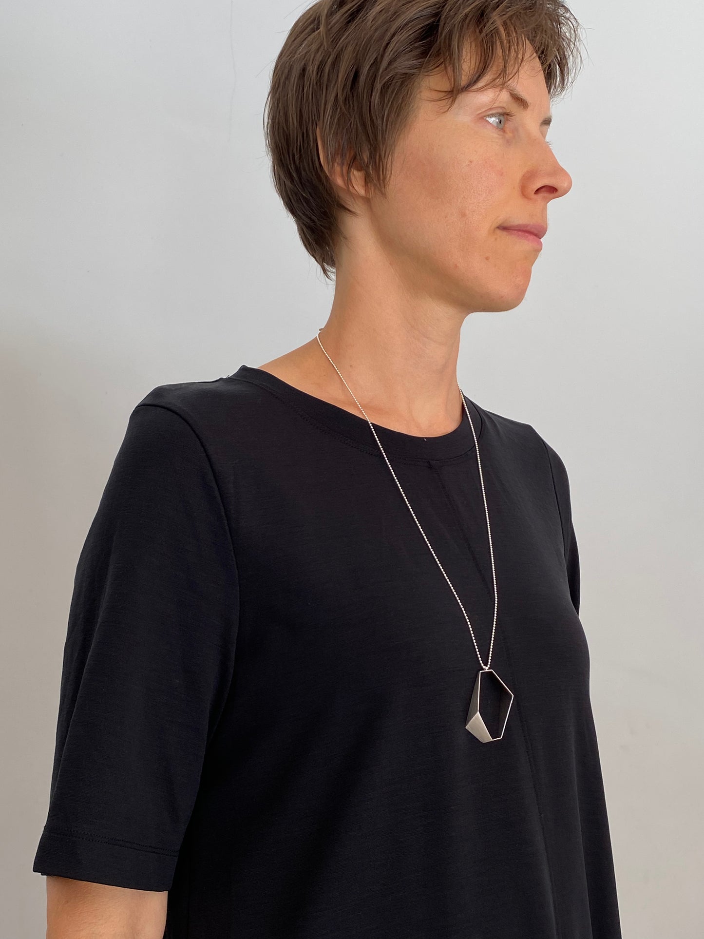 Geometric pendant necklace