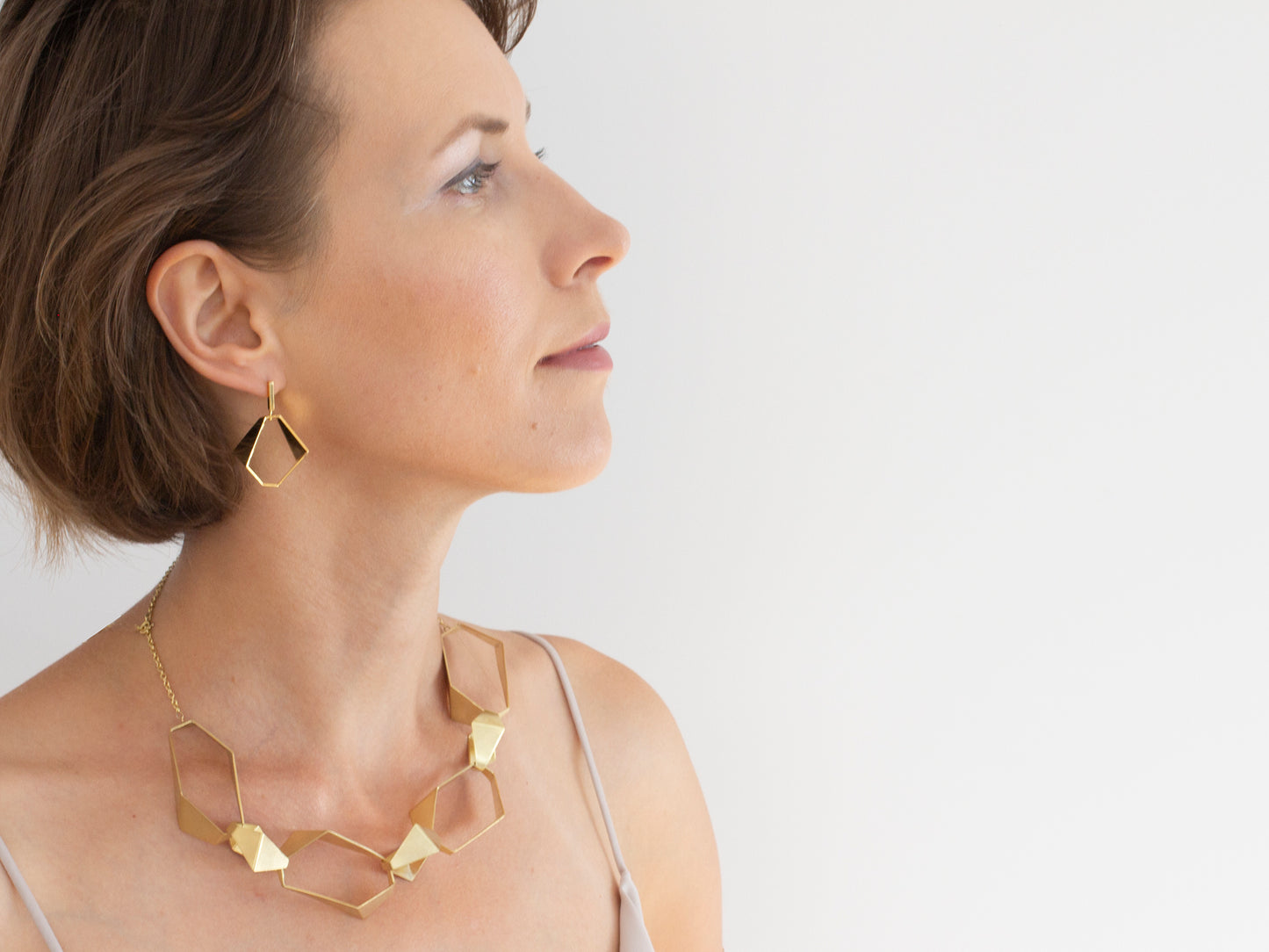 Gold statement geometric link necklace