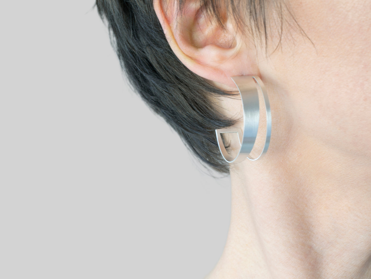 Sculptural geometric hoop earrings
