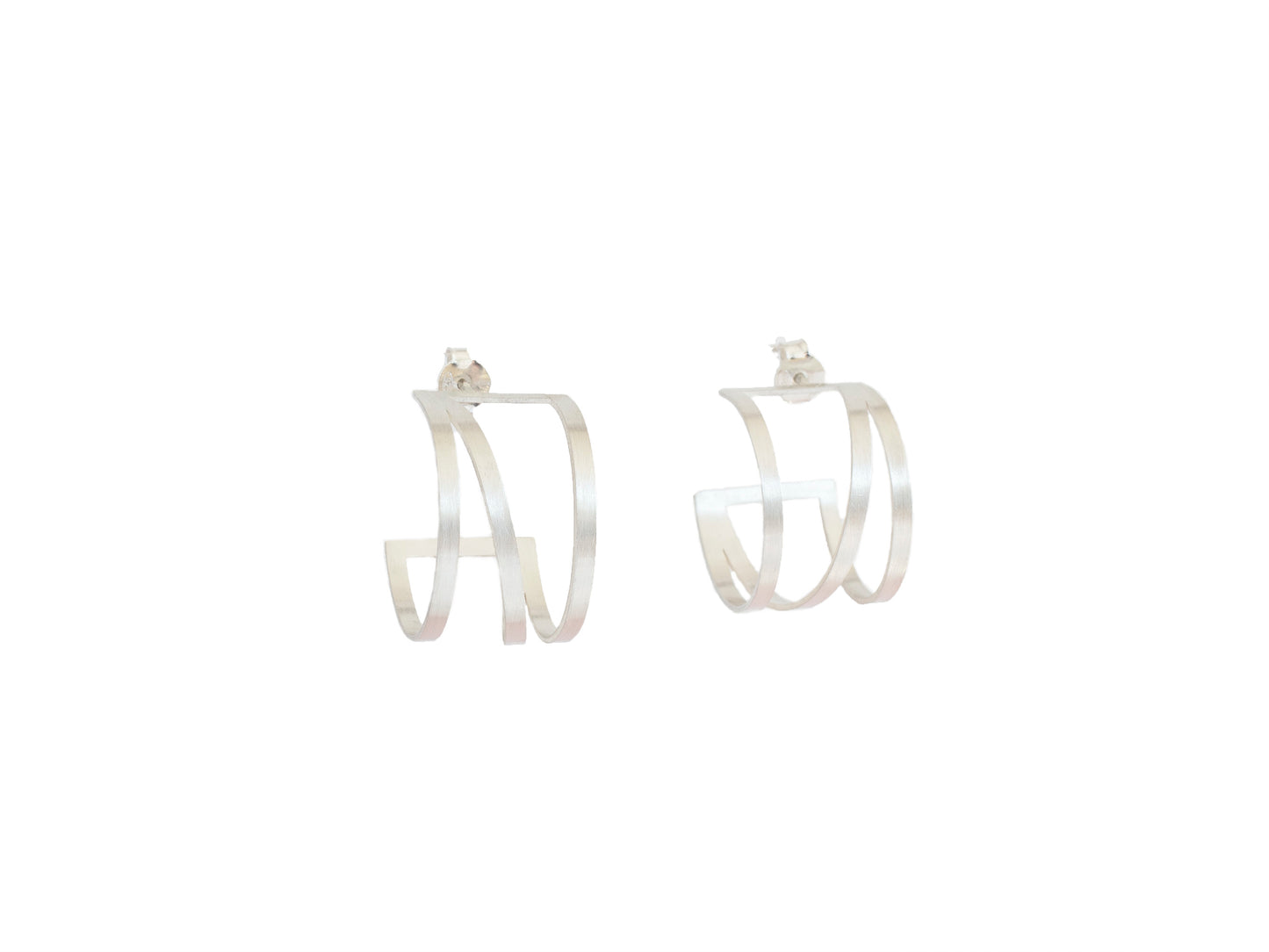 Lightweight geometric hoop earrings