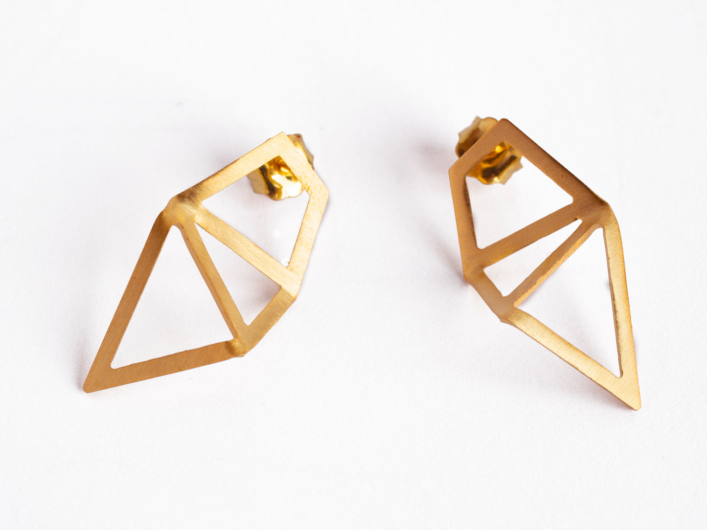 Small geometric post earrings