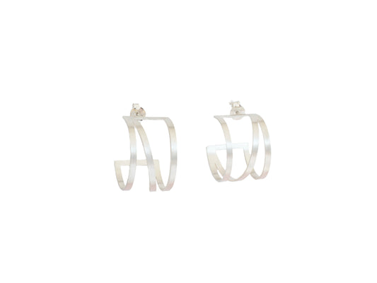 Lightweight geometric hoop earrings