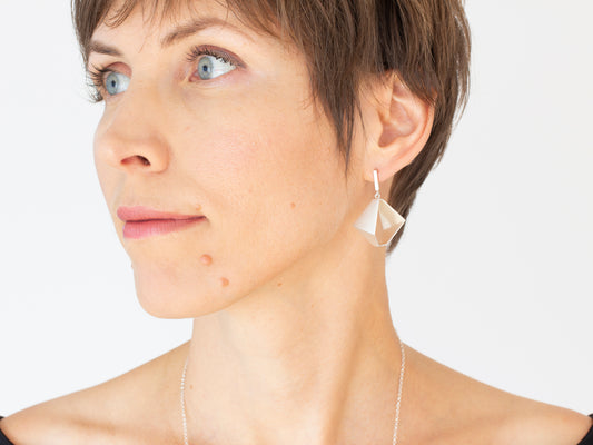 Short geometric dangle earrings